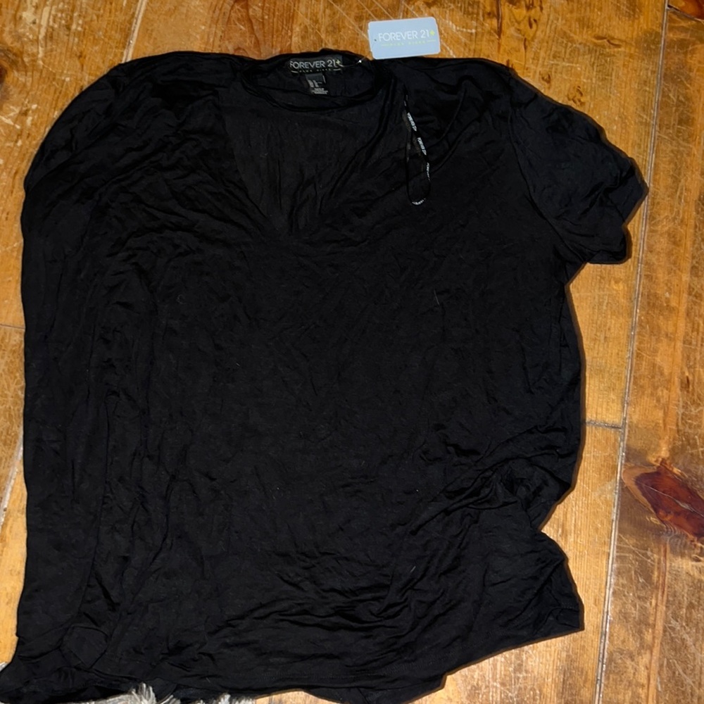 Low V neck loose fit